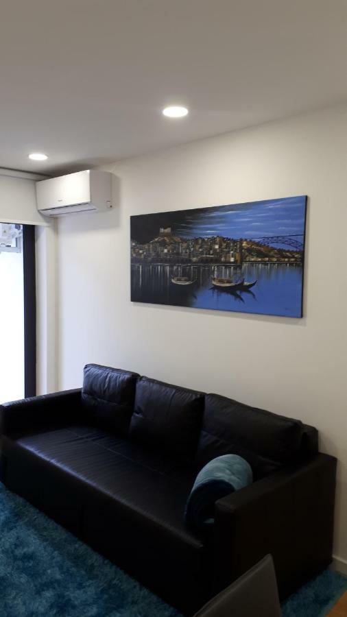 Appartamento TMB (Train / Metro& Bus ) Oporto Station House Esterno foto